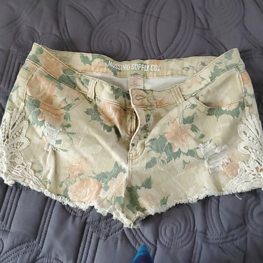Massimo floral shorts size 17
